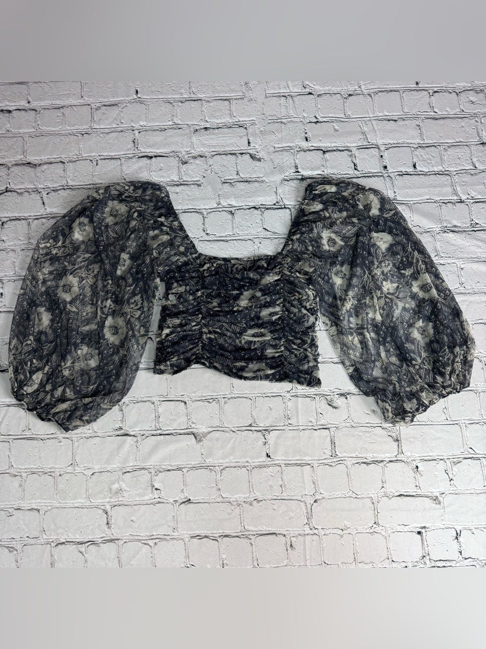 Free People Lilia Navy Blue Floral Sheer Puff Sleeve Smocked Crop Top Size Large - Picture 3 of 11